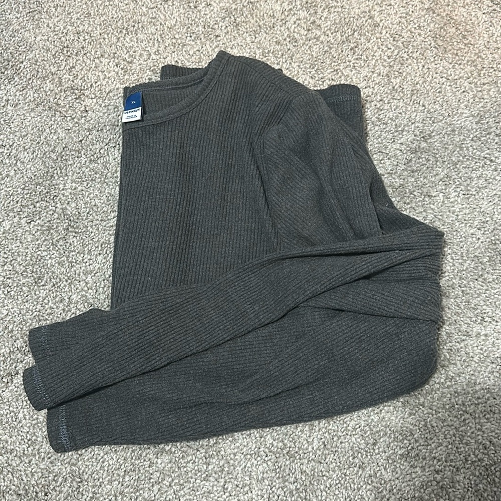 Long sleeve ribbed shirt